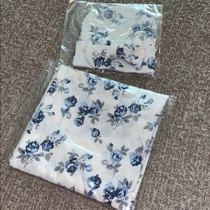 BRAND NEW baby girls  hat/matching blanket set